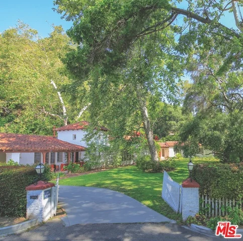 901 Stone Canyon, Los Angeles, CA 90077