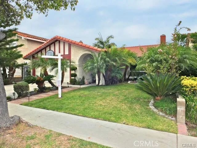 12529 Sandycreek, Cerritos, CA 90703