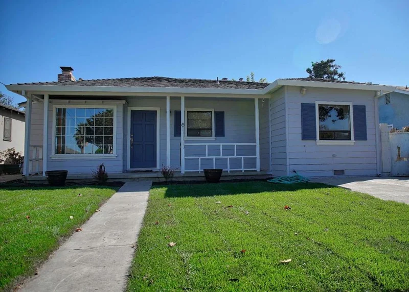 557 Line, Hollister, CA 95023
