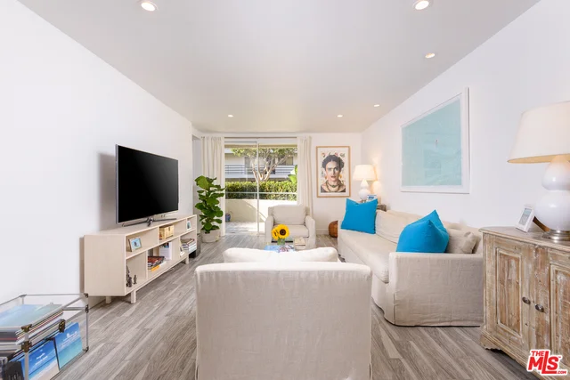 2950 Neilson #208, Santa Monica, CA 90405