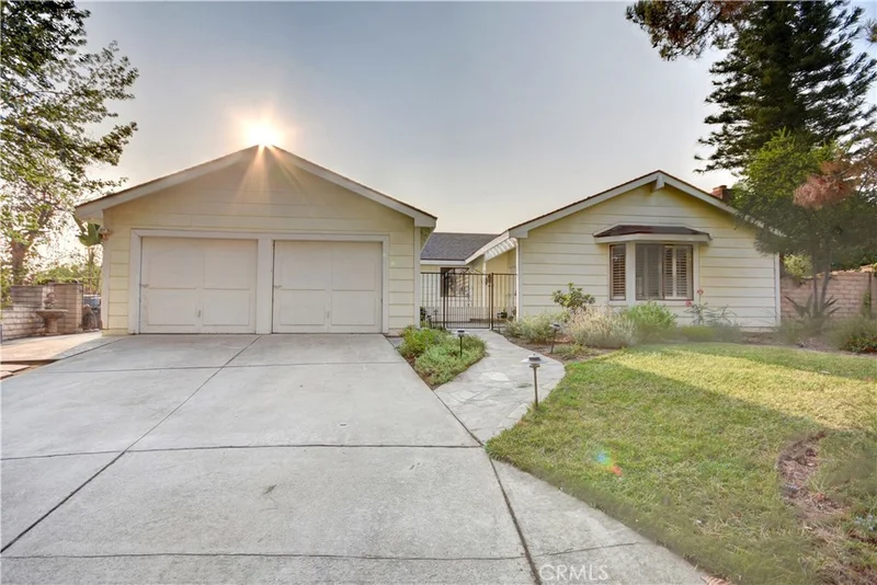 1843 Elmhurst, Claremont, CA 91711