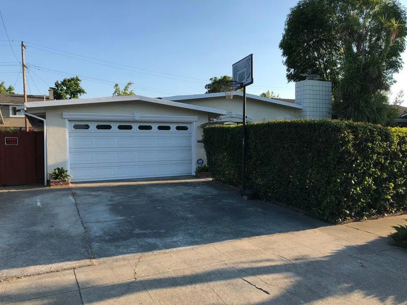 5548 Greenoak, San Jose, CA 95129