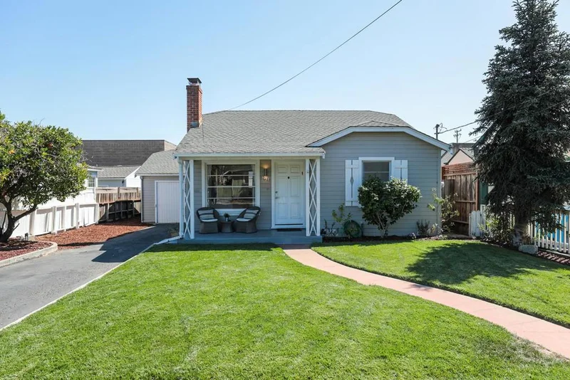 1011 Hall Street, San Carlos, CA 94070