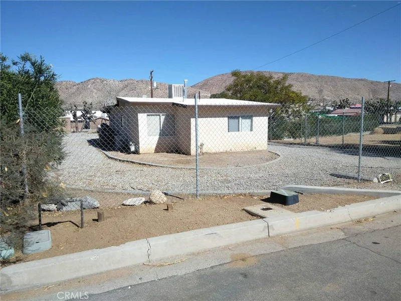 55394 Santa Fe Trl, Yucca Valley, CA 92284