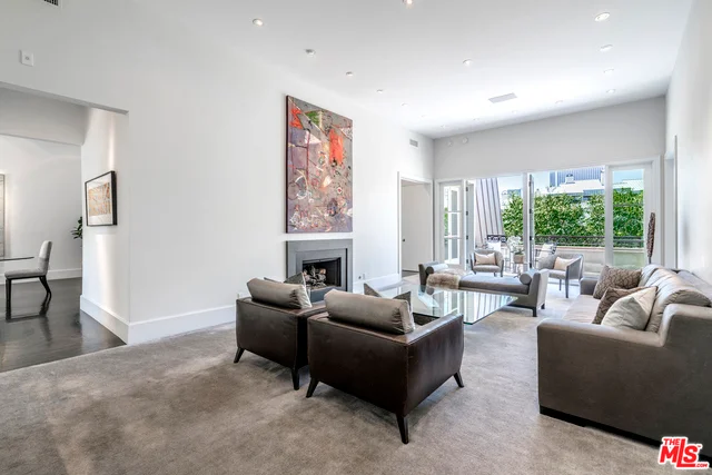 10122 Empyrean #302, Los Angeles, CA 90067