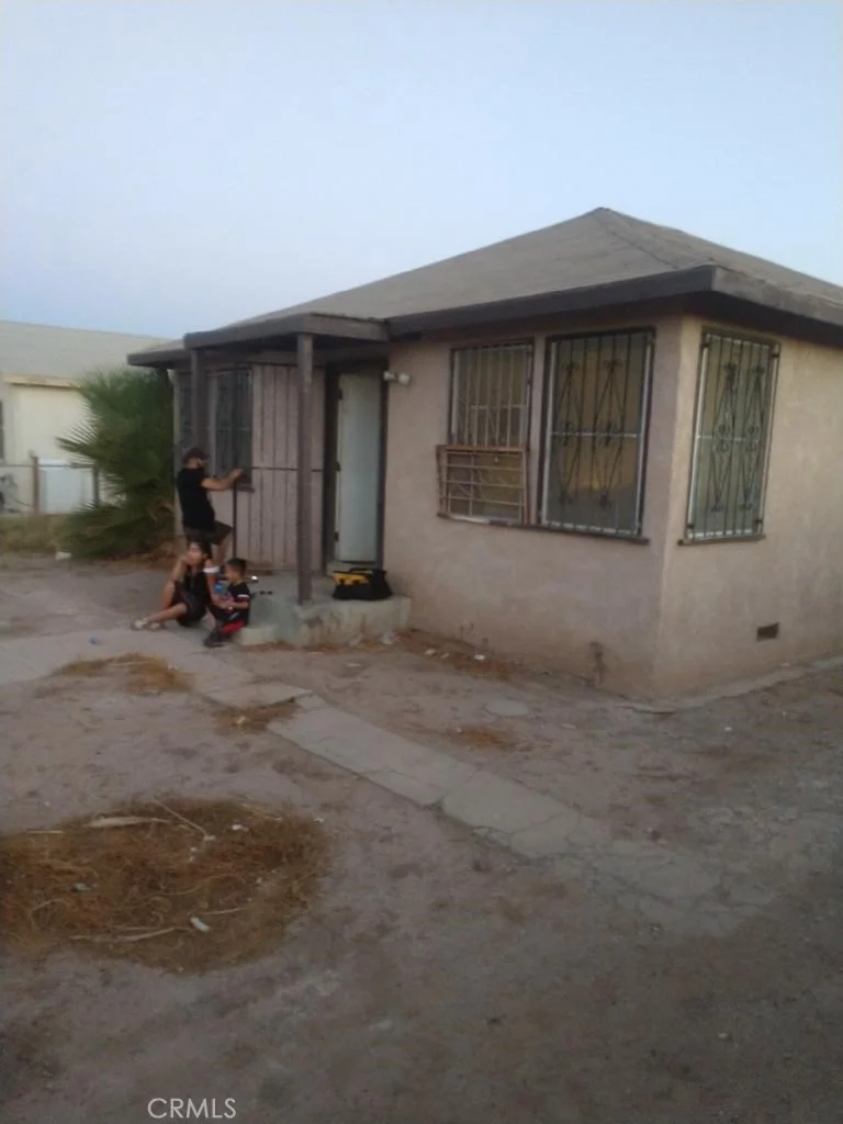 271 Maple, El Centro, CA 92243