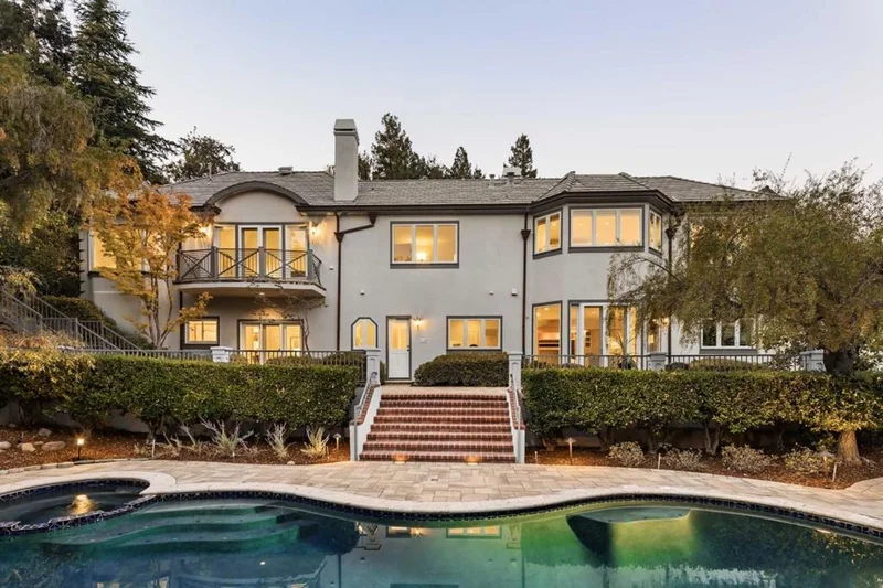 11681 Dawson, Los Altos Hills, CA 94024