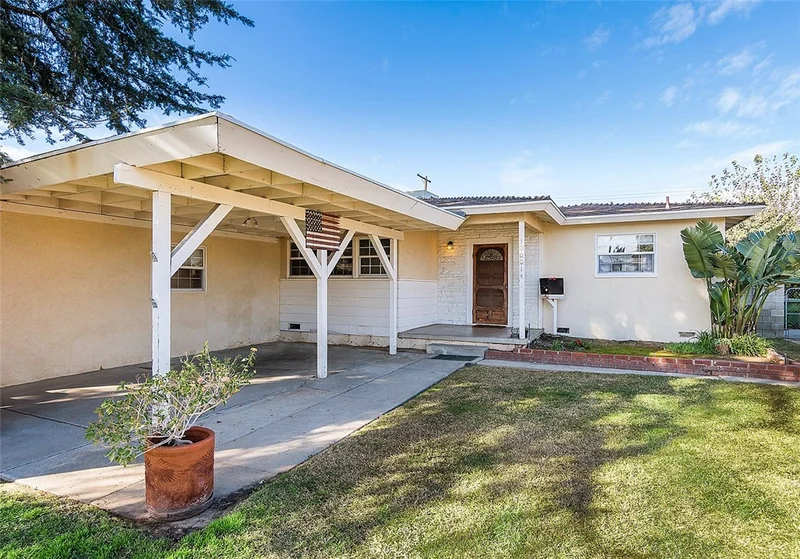 10001 Montgomery, North Hills, CA 91343