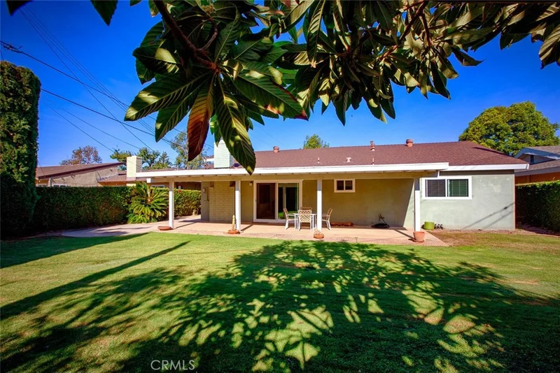 908 E Jonquil Road, Santa Ana, CA 92705
