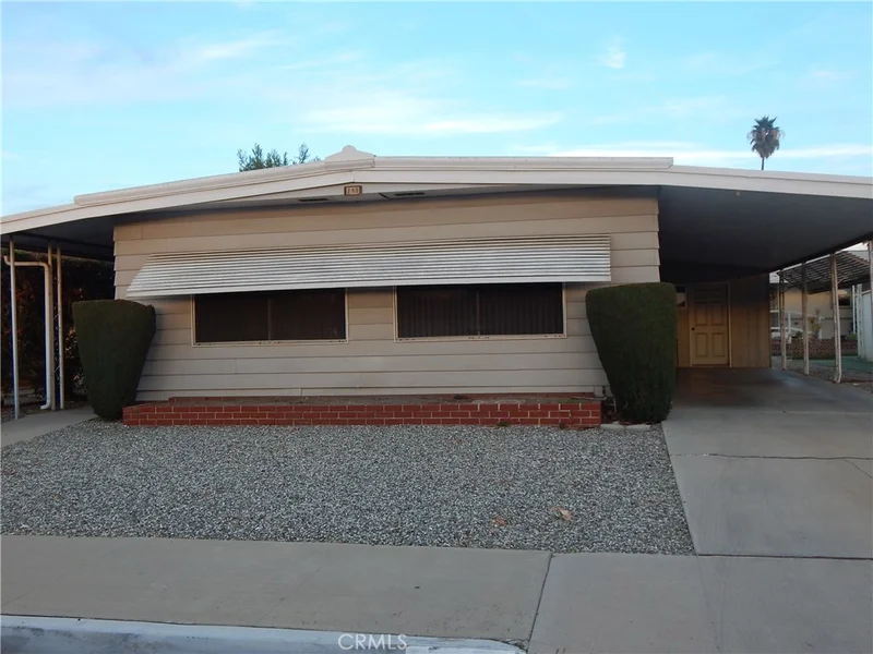 880 Lyon, Hemet, CA 92543