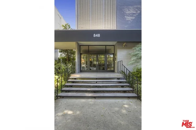 848 Kings #306, West Hollywood, CA 90069