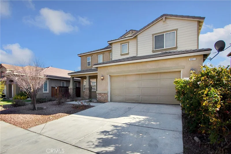 8811 Montclair, Hesperia, CA 92344