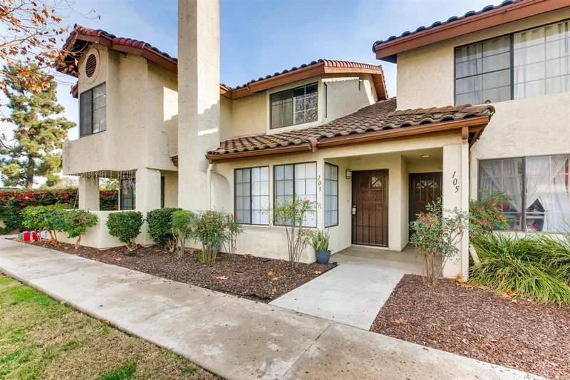 103 Espanas Gln, Escondido, CA 92026
