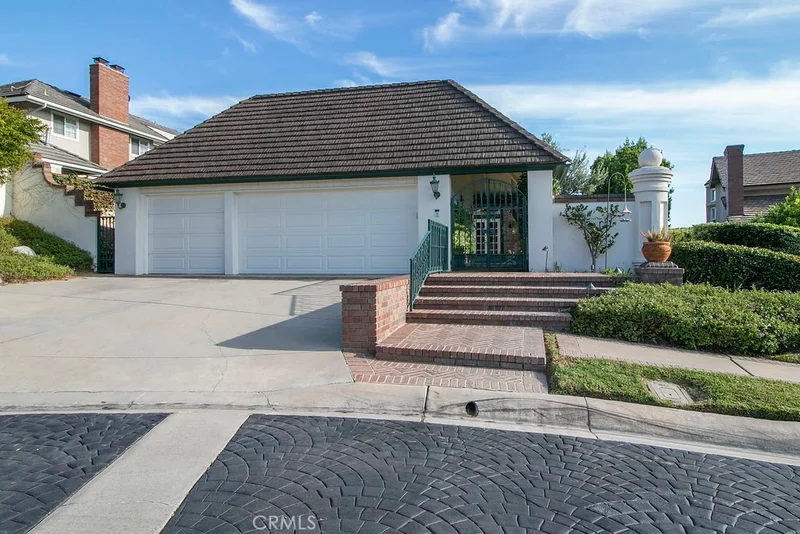 5546 Crest De Ville, Orange, CA 92867