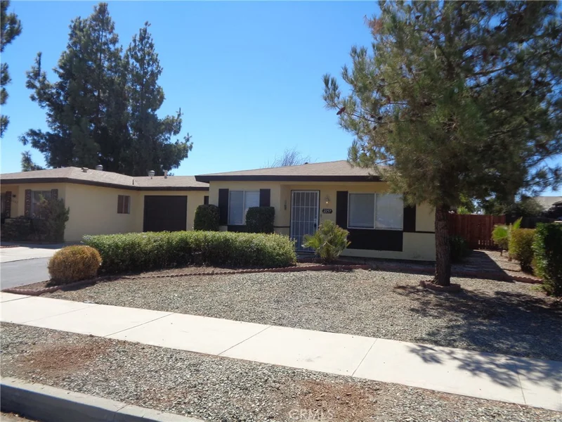 2257 Oakland, Hemet, CA 92545
