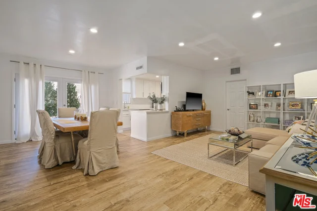 8550 Holloway #102, West Hollywood, CA 90069