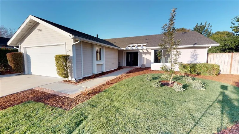 2741 Stirling Ct, Carlsbad, CA 92010
