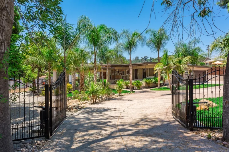4272 Camino Paz, La Mesa, CA 91941