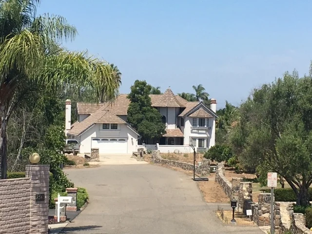2302 Castlegate Lane, Vista, CA 92084