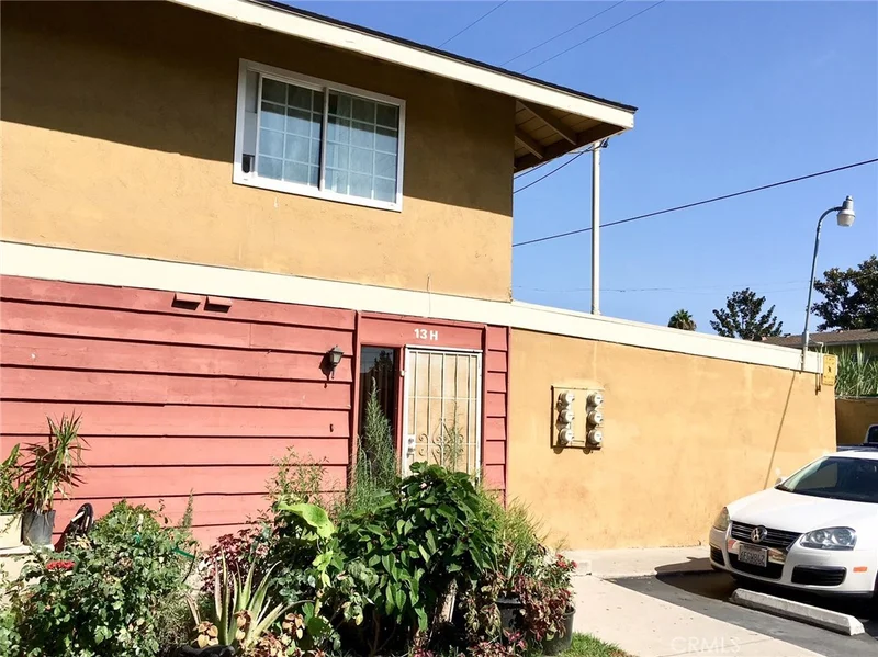631 Fairview #13H, Santa Ana, CA 92704