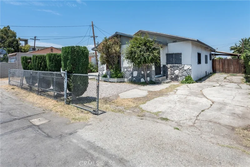 1143 111th, Los Angeles, CA 90044