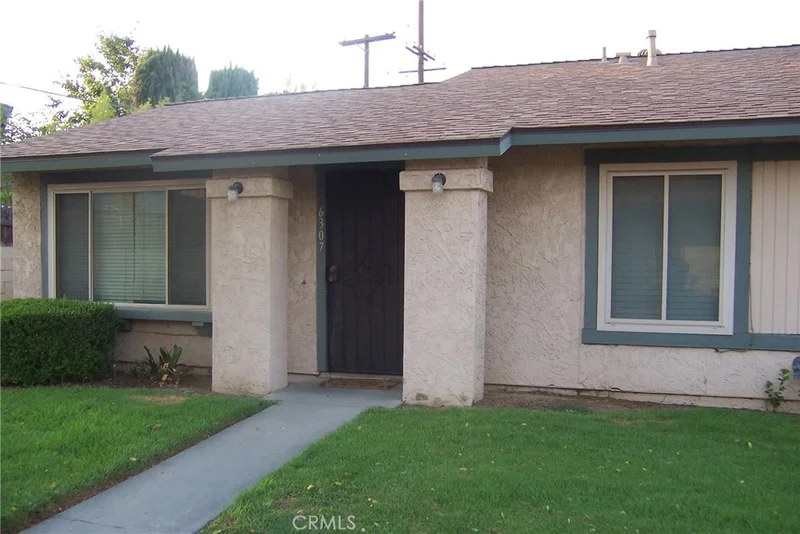 6307 La Mirada, Riverside, CA 92504