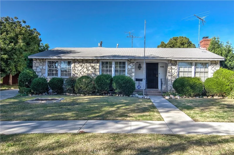 2257 Lomina Avenue, Long Beach, CA 90815