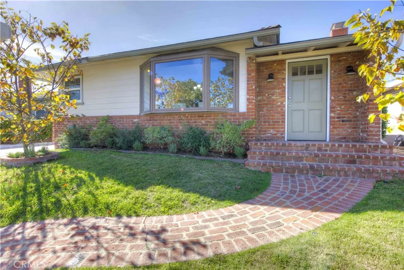 857 Maryland, El Segundo, CA 90245