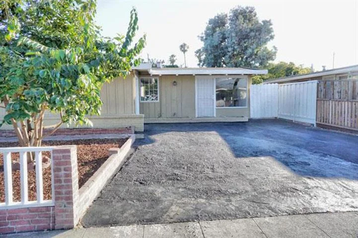 27593 Capri, Hayward, CA 94545