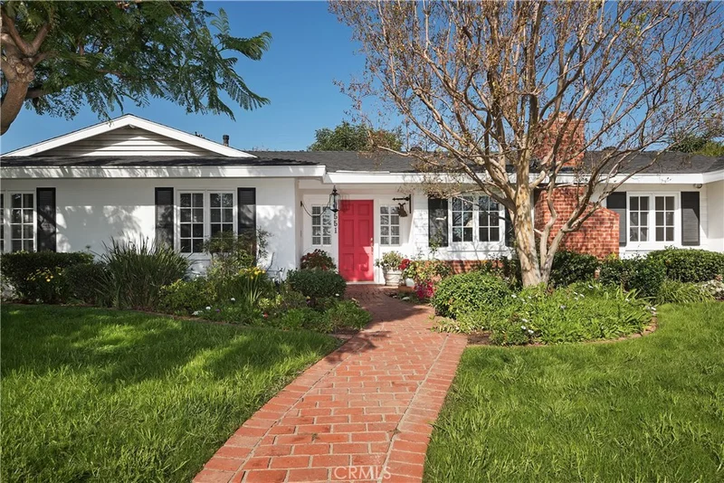 18551 Newton, North Tustin, CA 92705