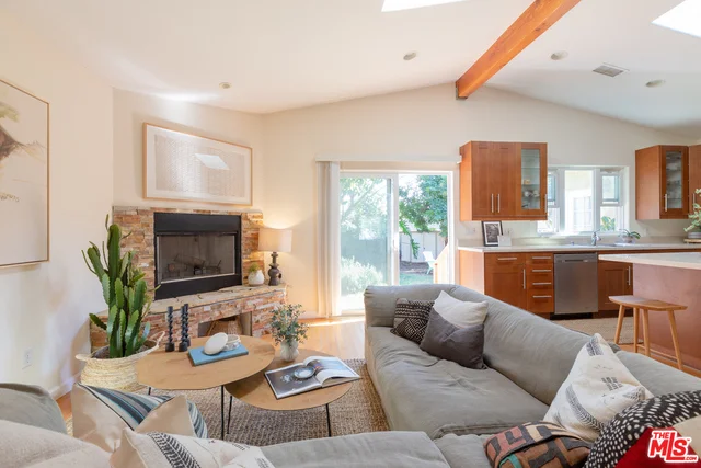 11910 Aneta, Culver City, CA 90230