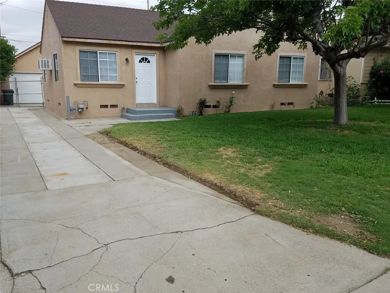 8852 Newport, Fontana, CA 92335