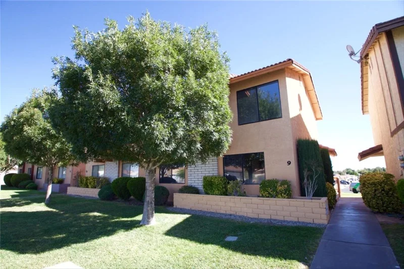 27535 Lakeview Dr Unt 9, Helendale, CA 92342