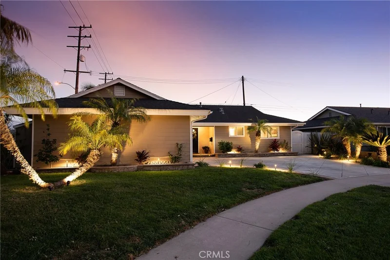 10472 Kamuela, Huntington Beach, CA 92646
