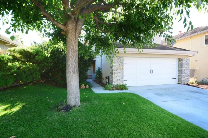25669 Wisteria, Salinas, CA 93908