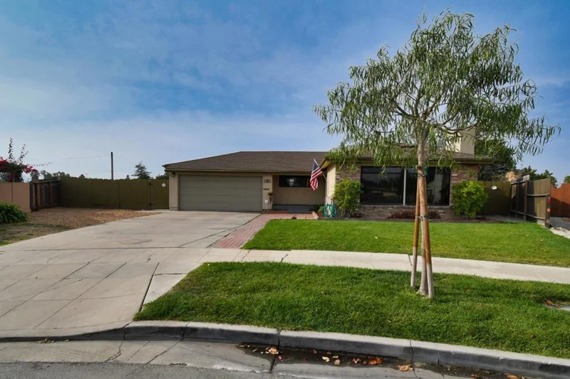 19 Gardenia, Salinas, CA 93906
