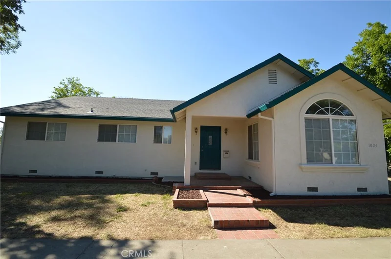 1029 1st, Red Bluff, CA 96080
