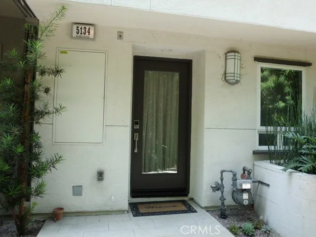5134 Melrose, Los Angeles, CA 90038