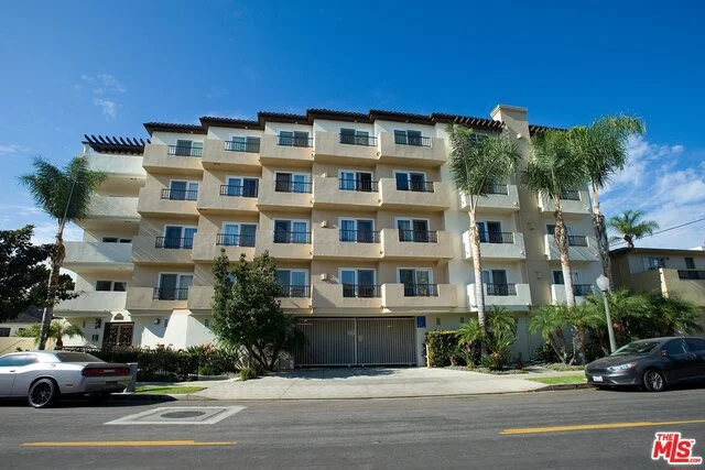 10417 Louisiana #102, Los Angeles, CA 90025