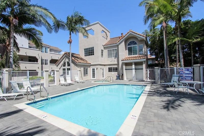 4571 Warner Avenue #304, Huntington Beach, CA 92649