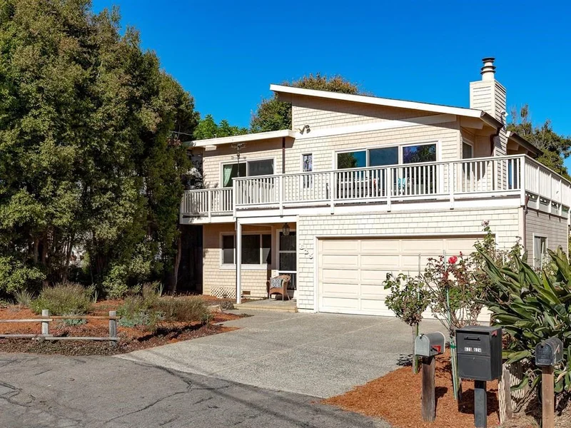 625 Bayview Drive, Aptos, CA 95003