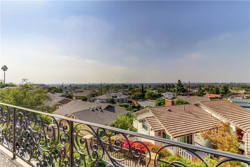18835 Winnwood, North Tustin, CA 92705