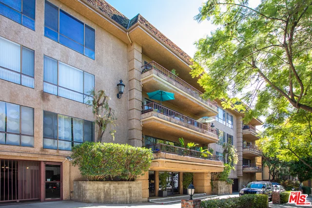 1124 Kings #201, West Hollywood, CA 90069