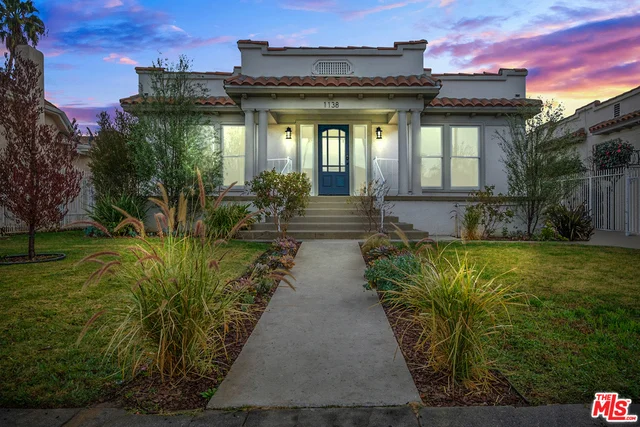 1138 Manhattan, Los Angeles, CA 90019