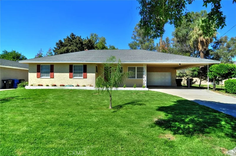 862 Marshall, San Bernardino, CA 92404