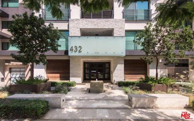 432 Oakhurst #406, Beverly Hills, CA 90210