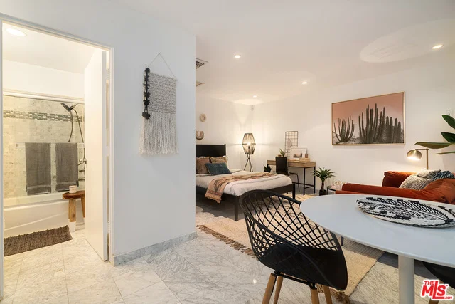 8787 Shoreham #B5, West Hollywood, CA 90069