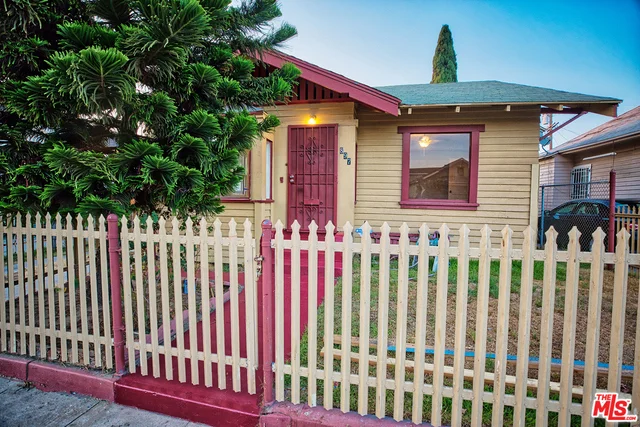 897 53rd, Los Angeles, CA 90011