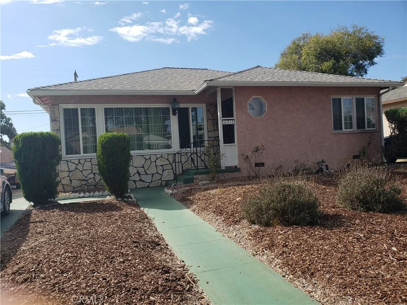 11717 Christopher Ave, Inglewood, CA 90303