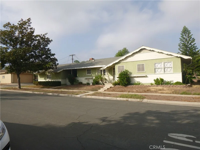 1004 Wakefield, Corona, CA 92882